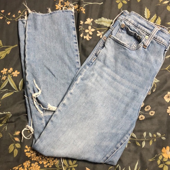 The High-Rise Slim Crop Boyjean in Medium Wash Ripped Knee Raw Hem Straight Leg - Picture 6 of 16